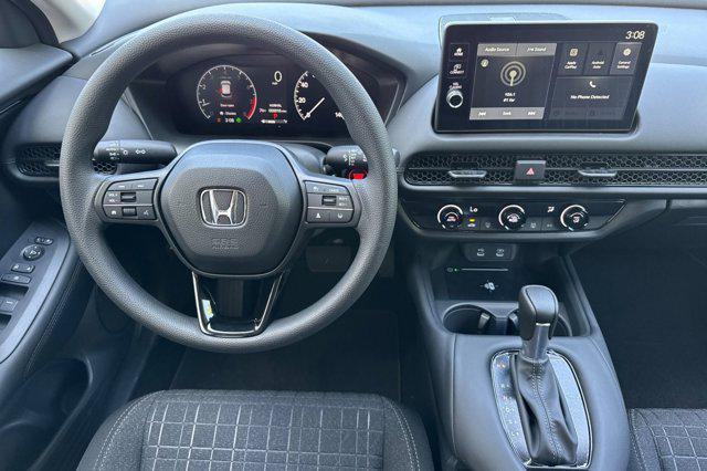 Photo of 2026 Platinum White Pearl Honda HR-V