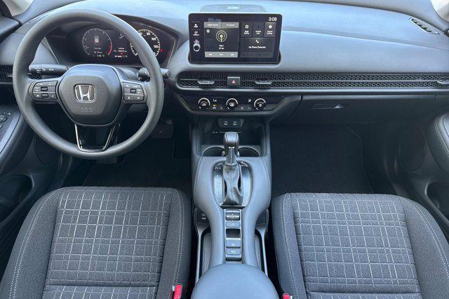 Photo of 2026 Platinum White Pearl Honda HR-V