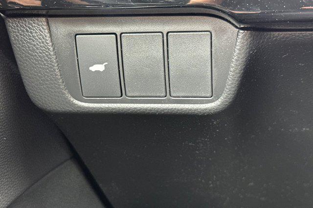 Photo of 2026 Platinum White Pearl Honda CR-V