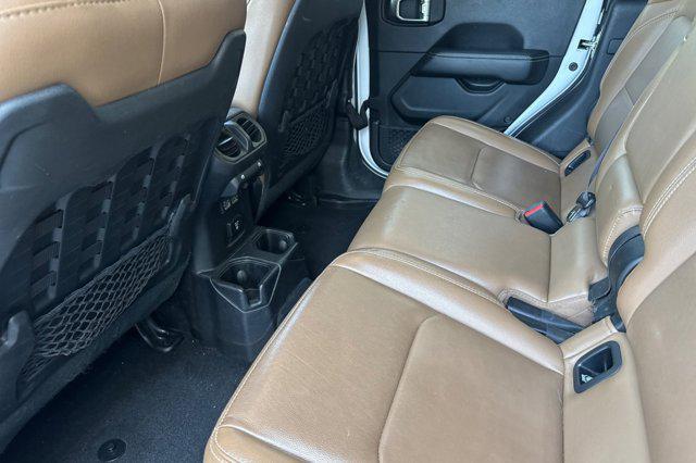 Photo of 2020 Bright White Clearcoat Jeep Gladiator