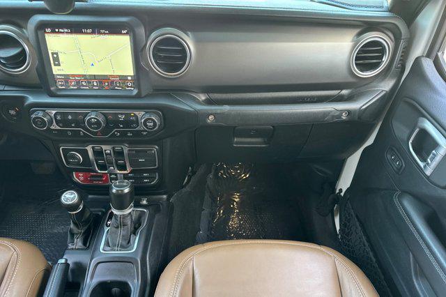 Photo of 2020 Bright White Clearcoat Jeep Gladiator