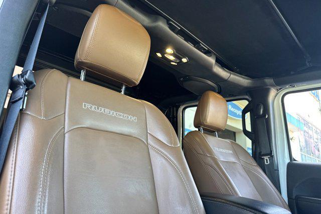 Photo of 2020 Bright White Clearcoat Jeep Gladiator