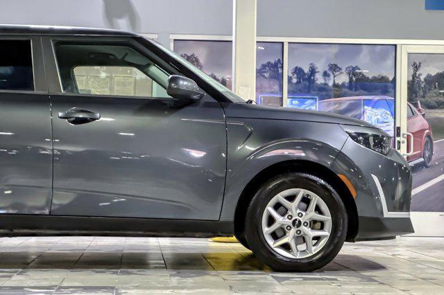 Photo of 2023 Gravity Gray Kia Soul