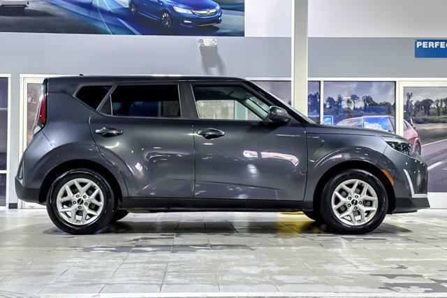 Photo of 2023 Gravity Gray Kia Soul