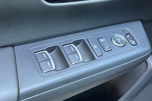 Photo of 2023 Lunar Silver Metallic Honda CR-V
