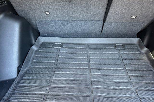 Photo of 2023 Lunar Silver Metallic Honda CR-V