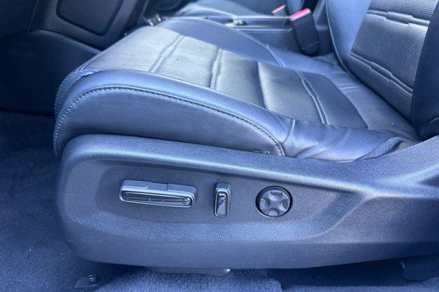 Photo of 2022 Platinum White Pearl Honda CR-V