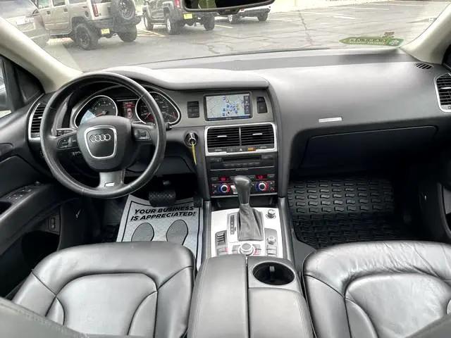 Photo of 2007 Condor Gray Metallic Audi Q7