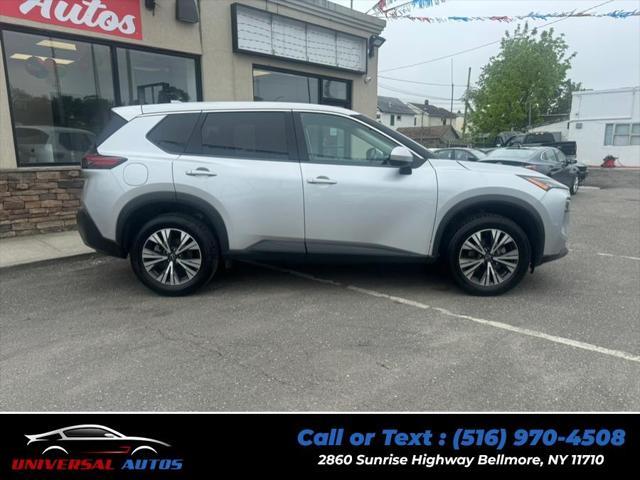 Photo of 2023 Boulder Gray Pearl/Super Black Nissan Rogue