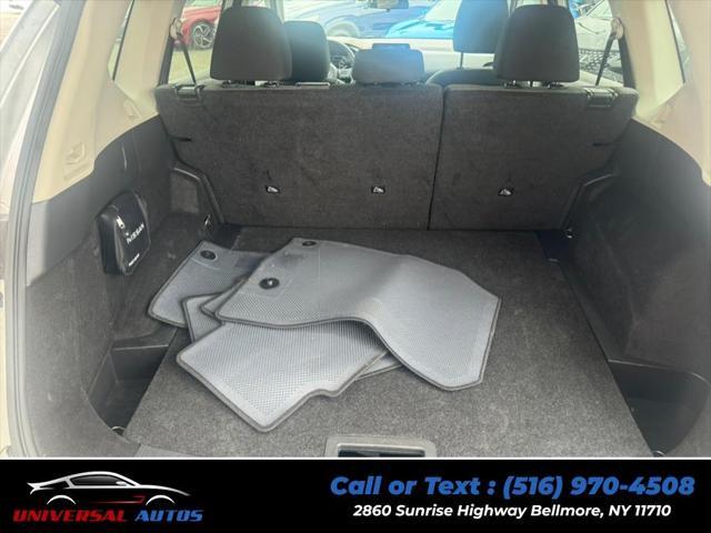 Photo of 2023 Boulder Gray Pearl/Super Black Nissan Rogue