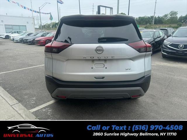 Photo of 2023 Boulder Gray Pearl/Super Black Nissan Rogue