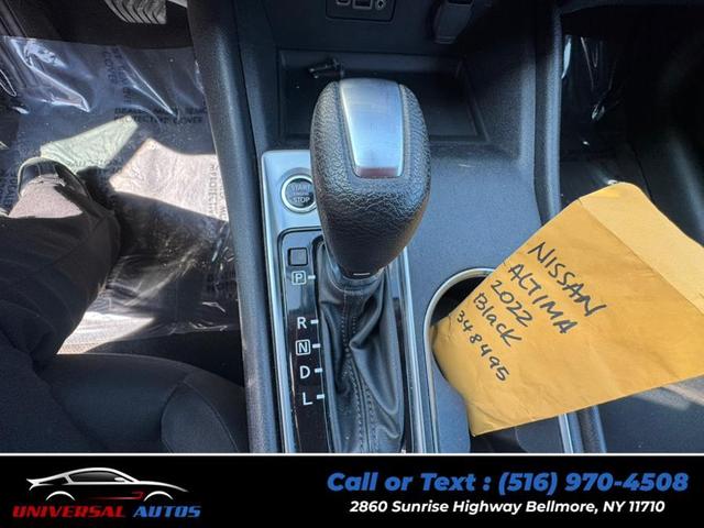 Photo of 2022 Super Black Nissan Altima