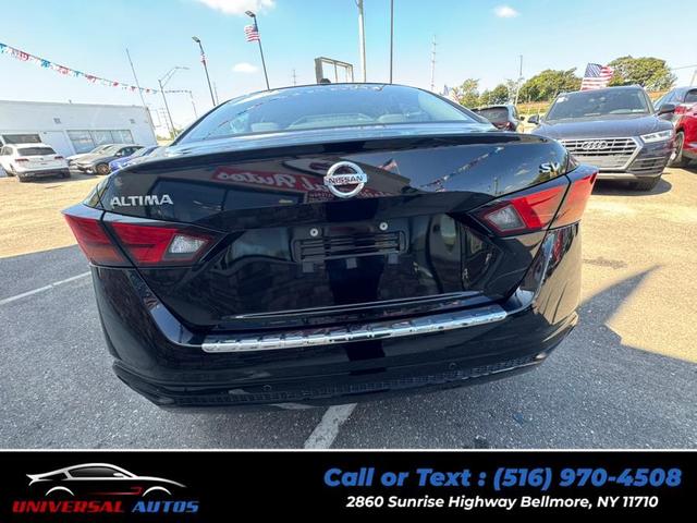 Photo of 2022 Super Black Nissan Altima