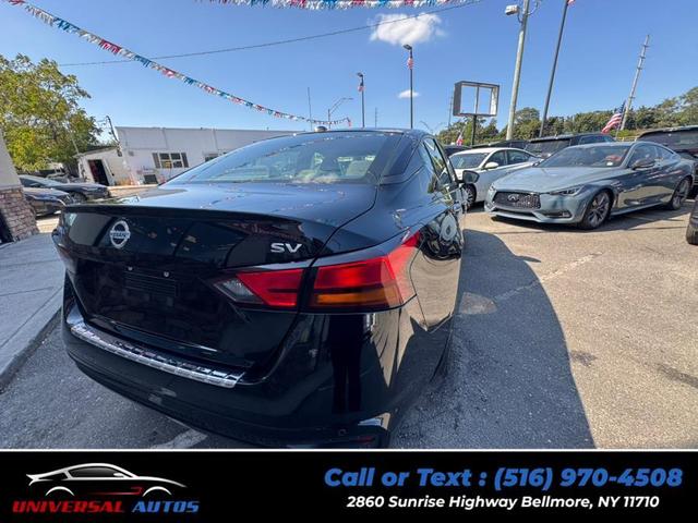 Photo of 2022 Super Black Nissan Altima