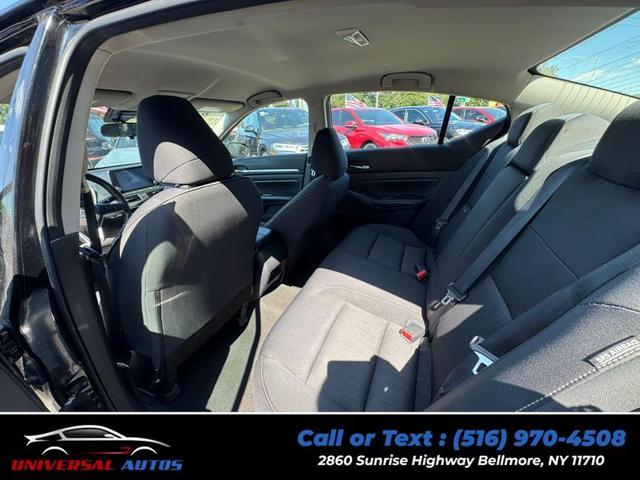 Photo of 2022 Super Black Nissan Altima