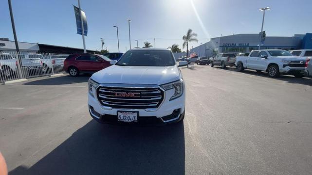 Photo of 2024 Summit White GMC Terrain