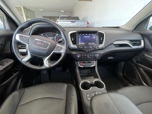 Photo of 2024 Summit White GMC Terrain