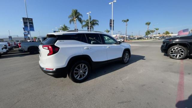 Photo of 2024 Summit White GMC Terrain