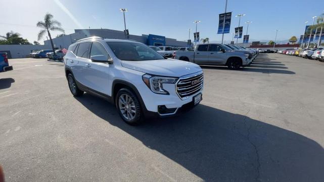 Photo of 2024 Summit White GMC Terrain