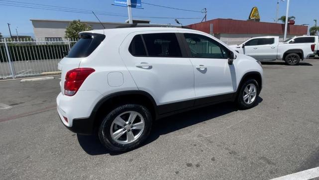 Photo of 2022 Summit White Chevrolet Trax