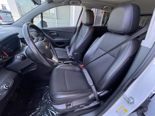 Photo of 2022 Summit White Chevrolet Trax
