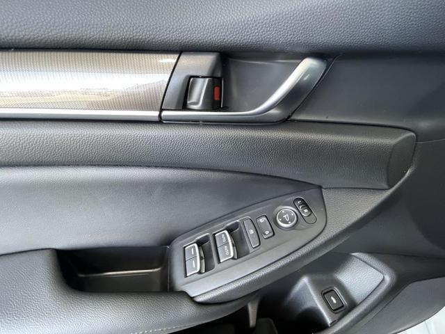 Photo of 2020 Platinum White Pearl Honda Accord