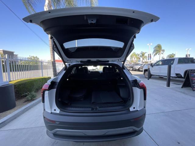 Photo of 2025 Summit White Chevrolet Blazer EV