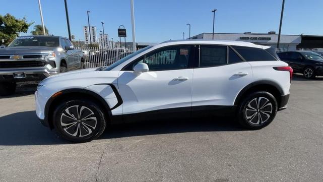 Photo of 2025 Summit White Chevrolet Blazer EV