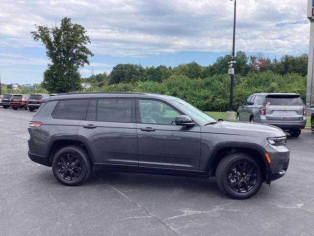 Photo of 2024 Baltic Gray Metallic Clearcoat Jeep Grand Cherokee L