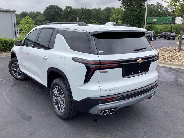 Photo of 2026 Summit White Chevrolet Traverse
