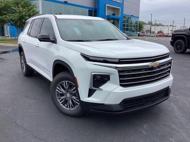 Photo of 2026 Summit White Chevrolet Traverse