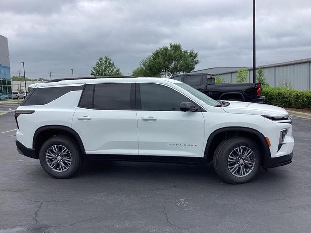 Photo of 2026 Summit White Chevrolet Traverse