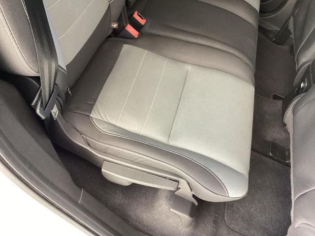 Photo of 2014 Oxford White Ford Escape