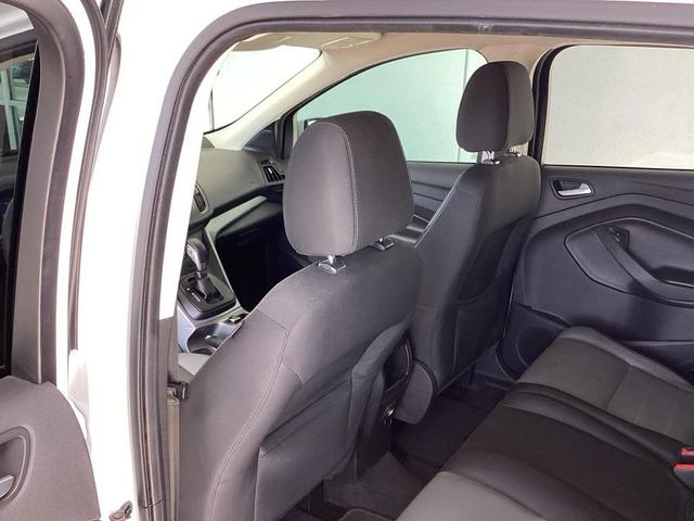 Photo of 2014 Oxford White Ford Escape