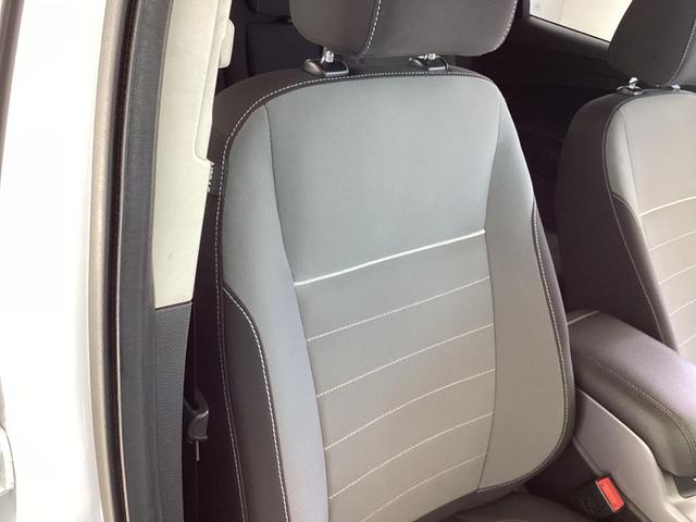 Photo of 2014 Oxford White Ford Escape