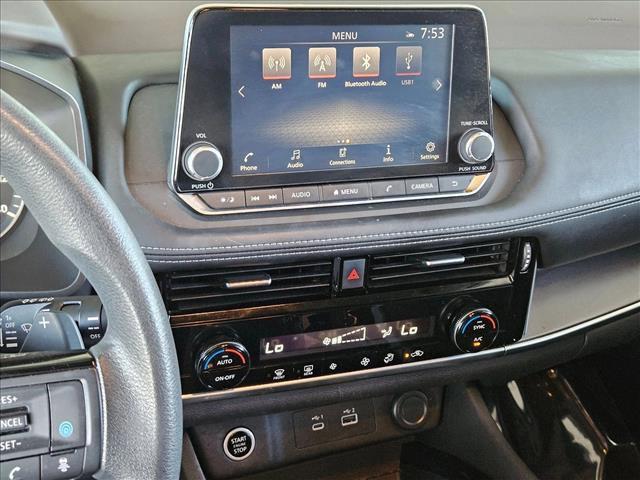 Photo of 2021 Pearl White Tricoat Nissan Rogue