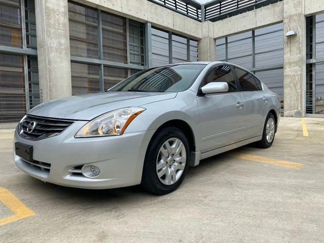 Photo of 2012 Gray Nissan Altima