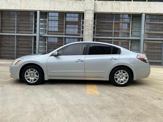 Photo of 2012 Gray Nissan Altima