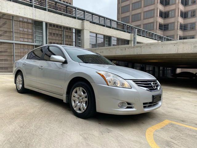 Photo of 2012 Gray Nissan Altima