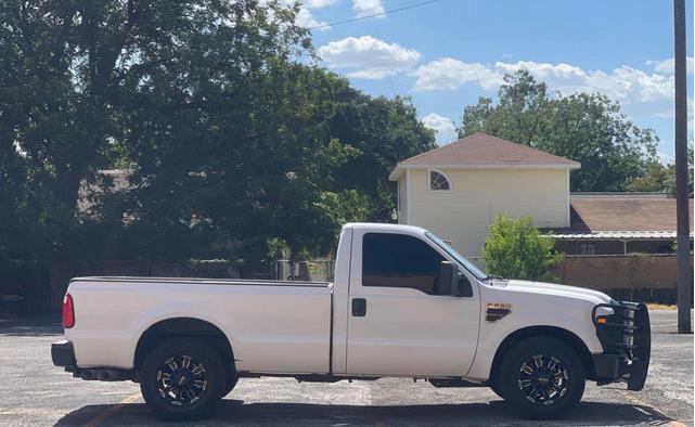 Photo of 2008 Oxford White Clearcoat Ford F-250