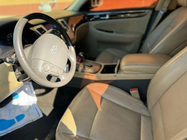 Photo of 2010 Champagne Beige Metallic Hyundai Genesis