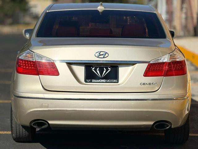 Photo of 2010 Champagne Beige Metallic Hyundai Genesis