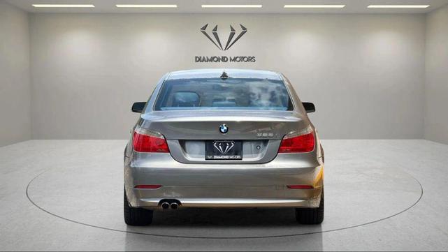 Photo of 2008 Gray BMW 528