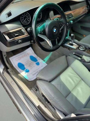 Photo of 2008 Gray BMW 528