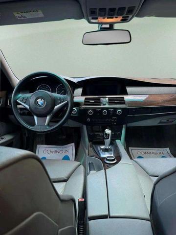 Photo of 2008 Gray BMW 528