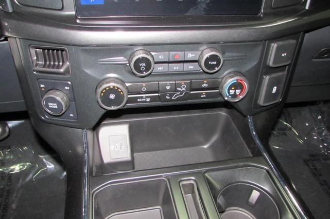 Photo of 2025 Oxford White Ford F-150