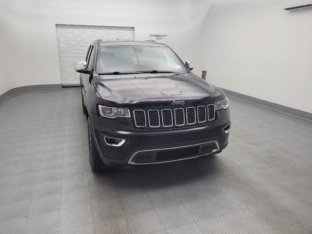 Photo of 2018 Diamond Black Crystal Pearlcoat Jeep Grand Cherokee