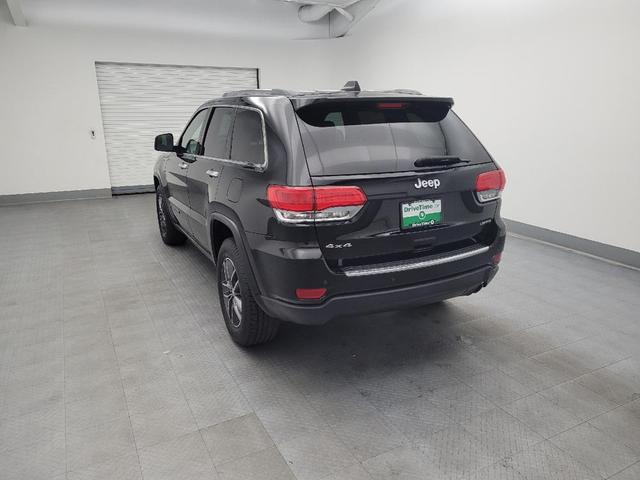 Photo of 2018 Diamond Black Crystal Pearlcoat Jeep Grand Cherokee