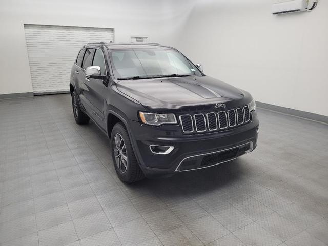 Photo of 2018 Diamond Black Crystal Pearlcoat Jeep Grand Cherokee