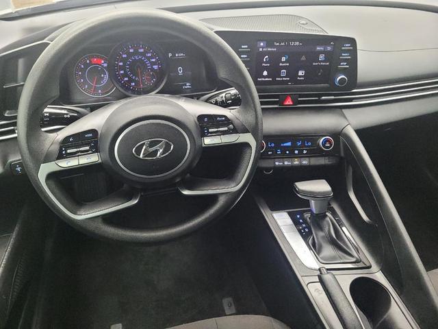 Photo of 2023 Black Hyundai ELANTRA